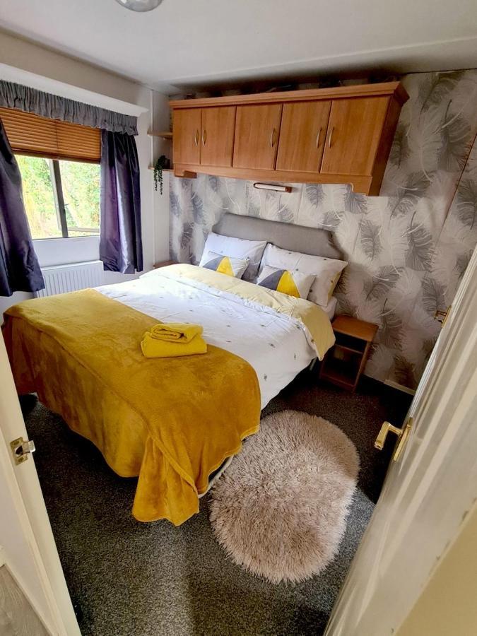 Ballantrae Unique Caravan With Outdoor Space מראה חיצוני תמונה