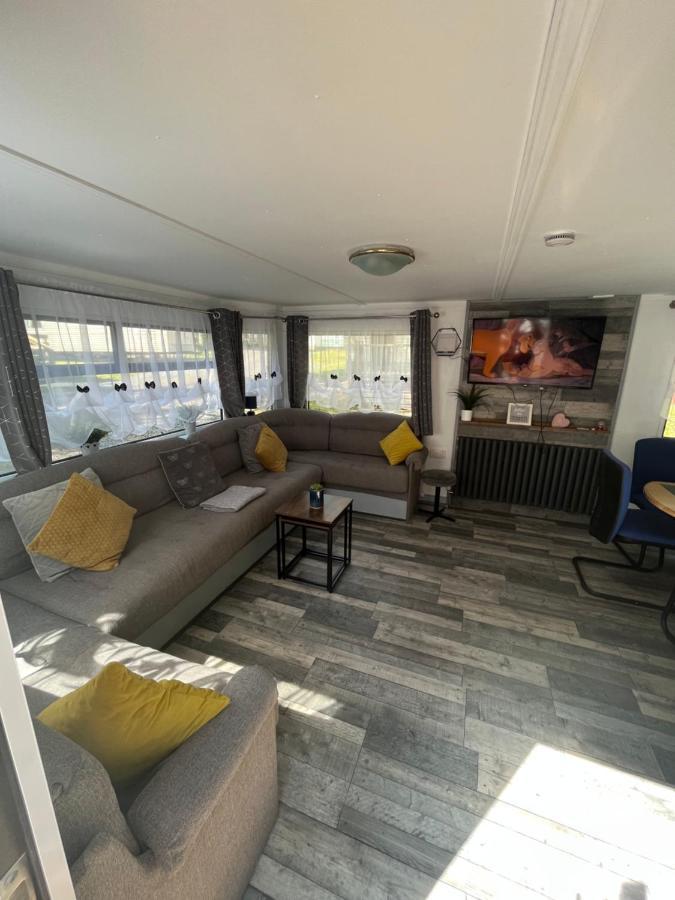 Ballantrae Unique Caravan With Outdoor Space מראה חיצוני תמונה